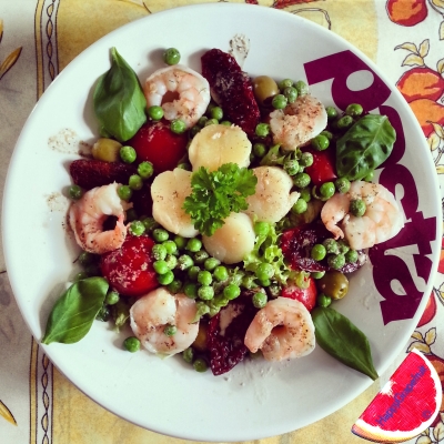 Scallop Scampi Salad With a Tangy Pea Dressing